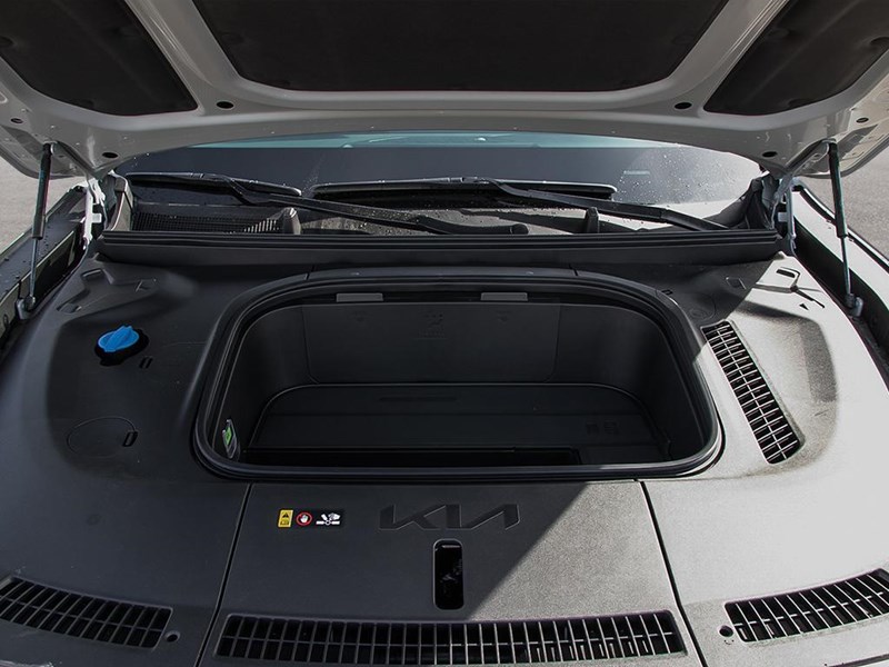 2026 Kia EV9 Land w/Premium Package AWD