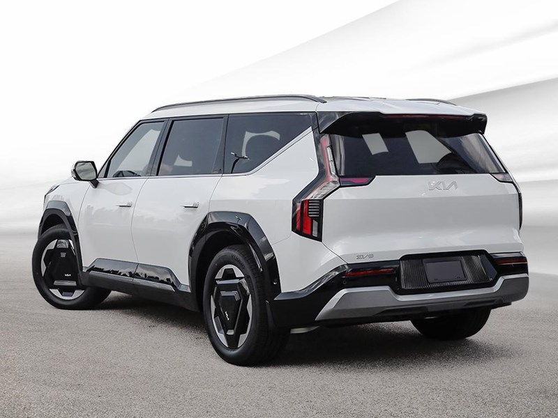 2026 Kia EV9 Land w/Premium Package AWD