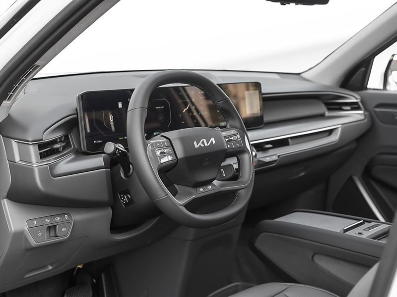 2026 Kia EV9 Land w/Premium Package AWD