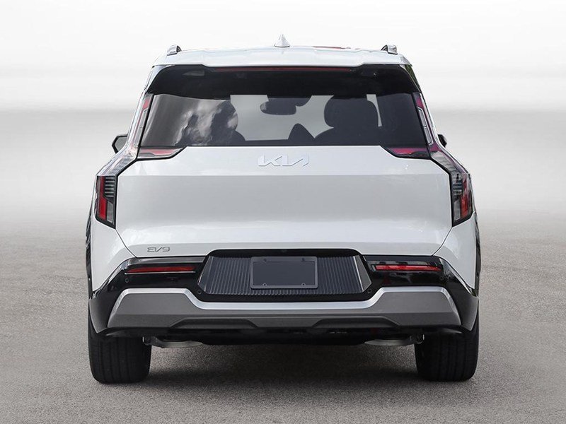 2026 Kia EV9 Land w/Premium Package AWD