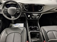 2027 Chrysler Pacifica Limited AWD