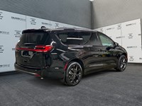 2027 Chrysler Pacifica Limited AWD