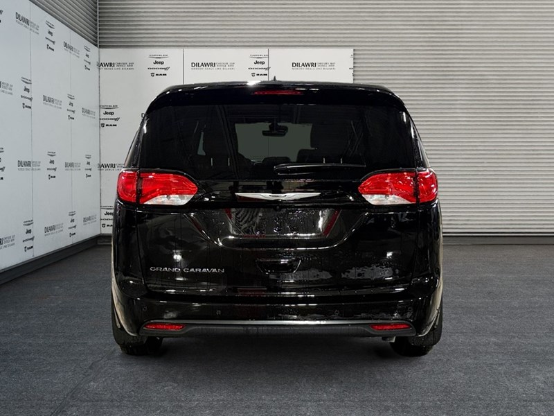 2027 Chrysler Grand Caravan SXT 2WD
