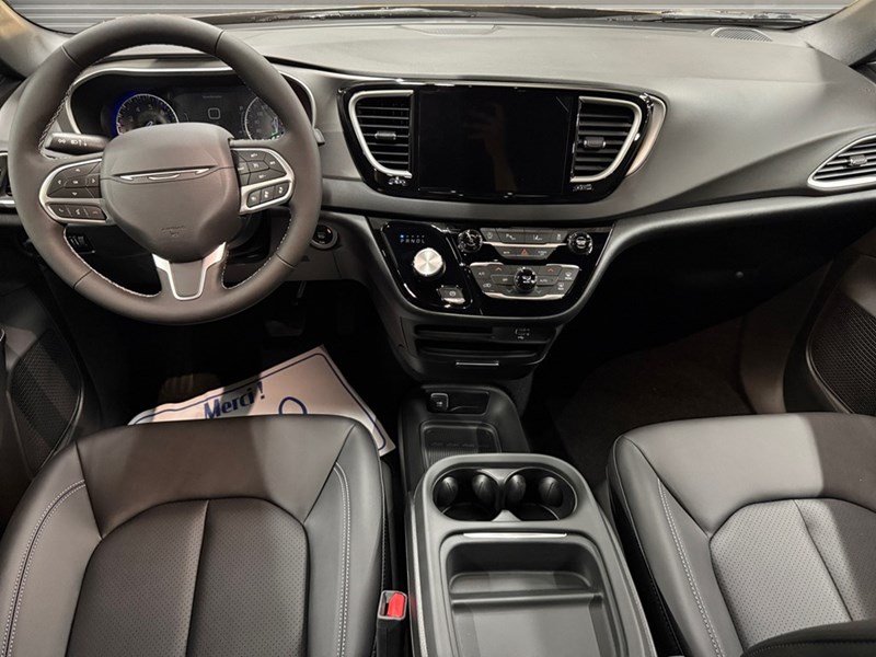 2027 Chrysler Grand Caravan SXT 2WD