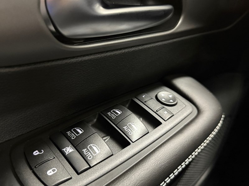2027 Chrysler Grand Caravan SXT 2WD