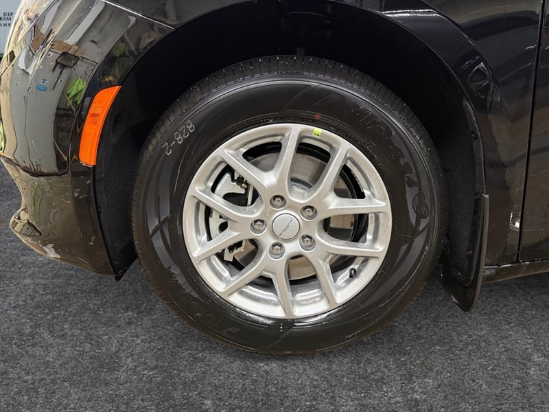 2027 Chrysler Grand Caravan SXT 2WD