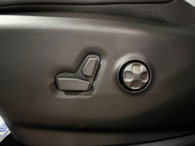 2027 Chrysler Grand Caravan SXT 2WD