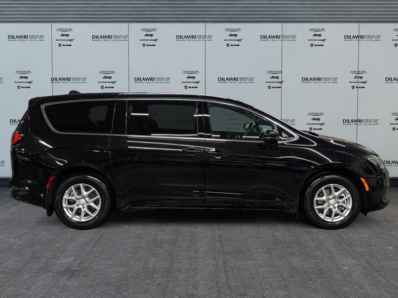 2027 Chrysler Grand Caravan SXT 2WD