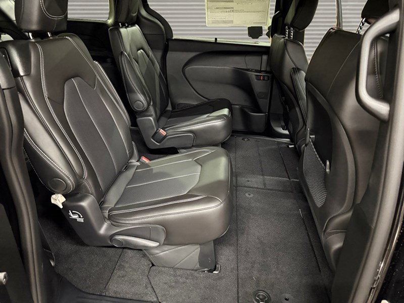 2027 Chrysler Grand Caravan SXT 2WD