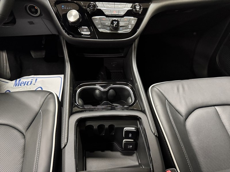 2027 Chrysler Pacifica Limited AWD