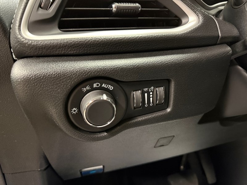 2027 Chrysler Pacifica Limited AWD