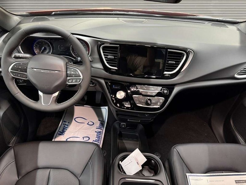 2027 Chrysler Grand Caravan SXT 2WD