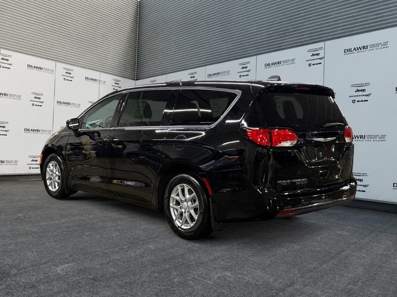 2027 Chrysler Grand Caravan SXT 2WD