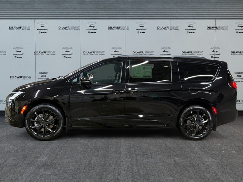 2027 Chrysler Pacifica Limited AWD