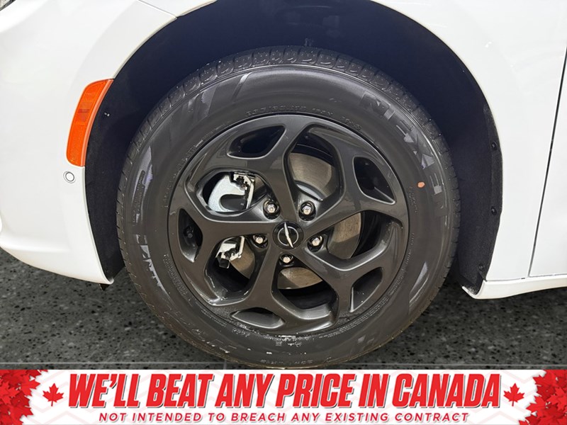 2024 Chrysler Pacifica Hybrid Premium S Appearance 2WD