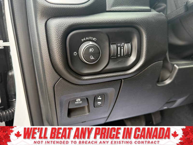 2025 RAM 1500 Big Horn Night Pkg 4x4 Crew Cab 5'7" Box