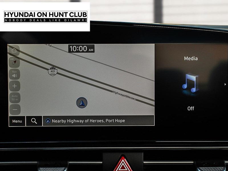 2025 Hyundai Elantra Luxury IVT