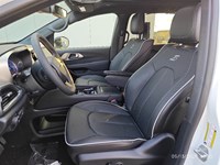 2024 Chrysler Pacifica Hybrid Premium S Appearance | DVD, Leather, Sunroof